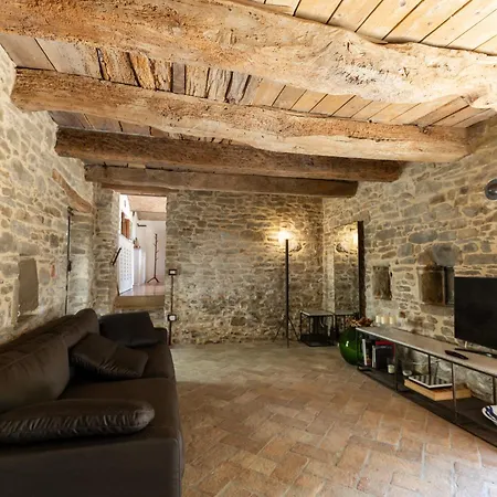 Torre Di Vedetta Medieval Rustic Farmhouse, 10 Beds Holiday home Dovadola