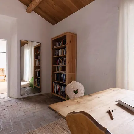 Torre Di Vedetta Medieval Rustic Farmhouse, 10 Beds Holiday home
