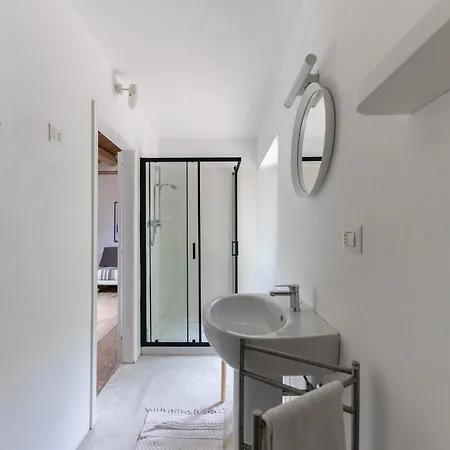 Torre Di Vedetta Medieval Rustic Farmhouse, 10 Beds Holiday home